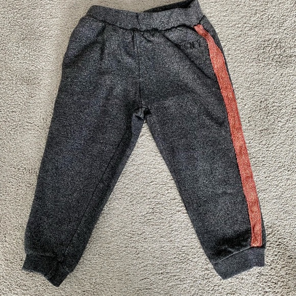 👧🏼DKNY 2T Sweater and Pants👧🏼 - Picture 3 of 4